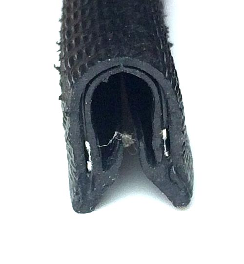 RT009 Black PVC U Shape Edging Per Metre